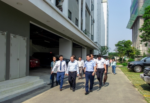 ĐOÀN CÔNG TÁC CỦA BỘ XÂY DỰNG VÀ UBND THÀNH PHỐ HUẾ THAM QUAN, KIỂM TRA TIẾN ĐỘ XÂY DỰNG NOXH TẠI KĐT ECOGARDEN